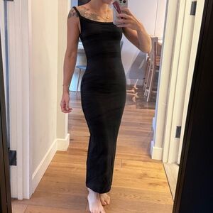 Aritzia - Babaton Black Women's long dress